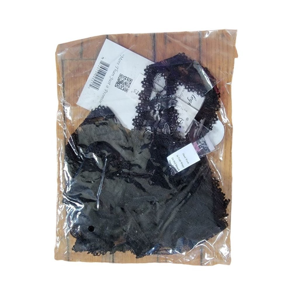 Elegant Moments Crotchless Panties Sexy Black Floral Lace One Size NWT - Picture 9 of 11